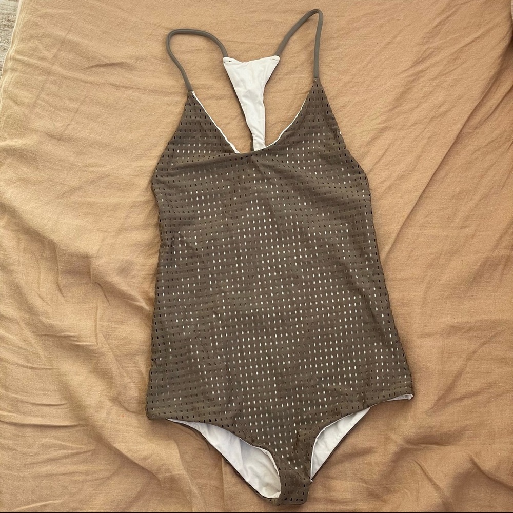 Acacia One Piece